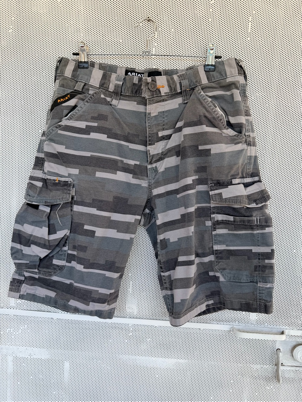 Ariat Men’s Gray & Black Digital Stripe Cargo Shorts